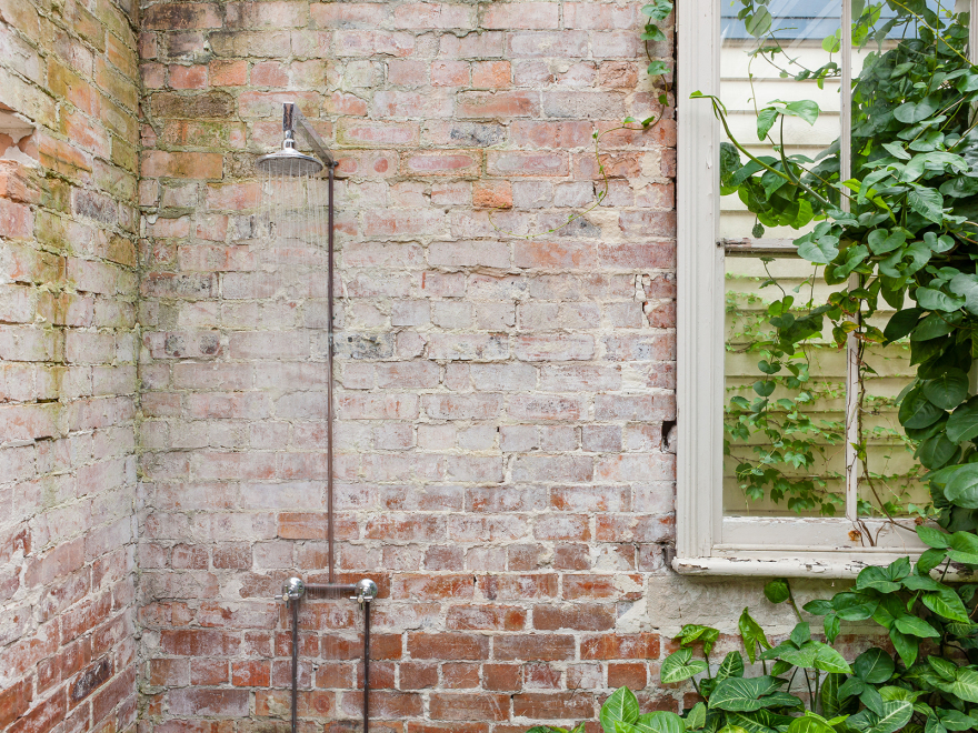 悉尼内城区的“少即是多”别墅设计-7