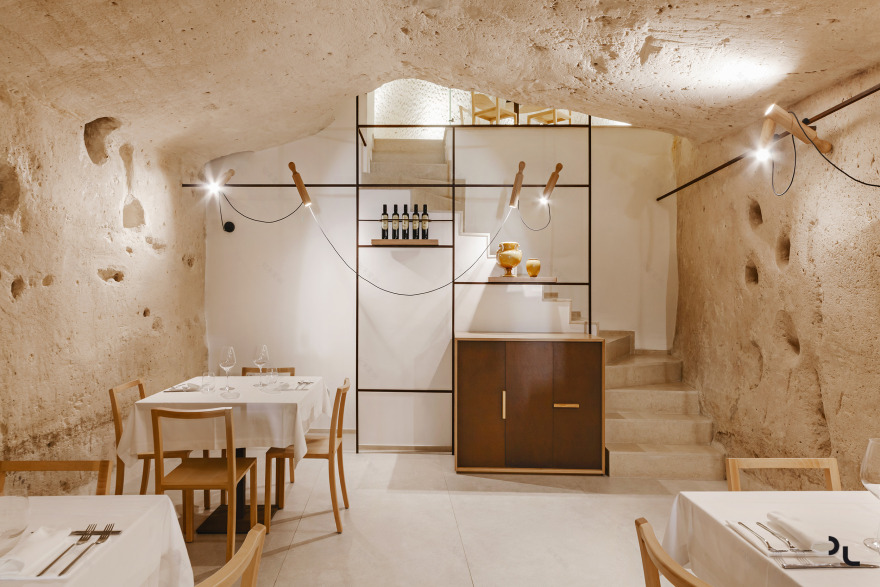 改造中的意大利餐厅设计,融入传统与未来-18