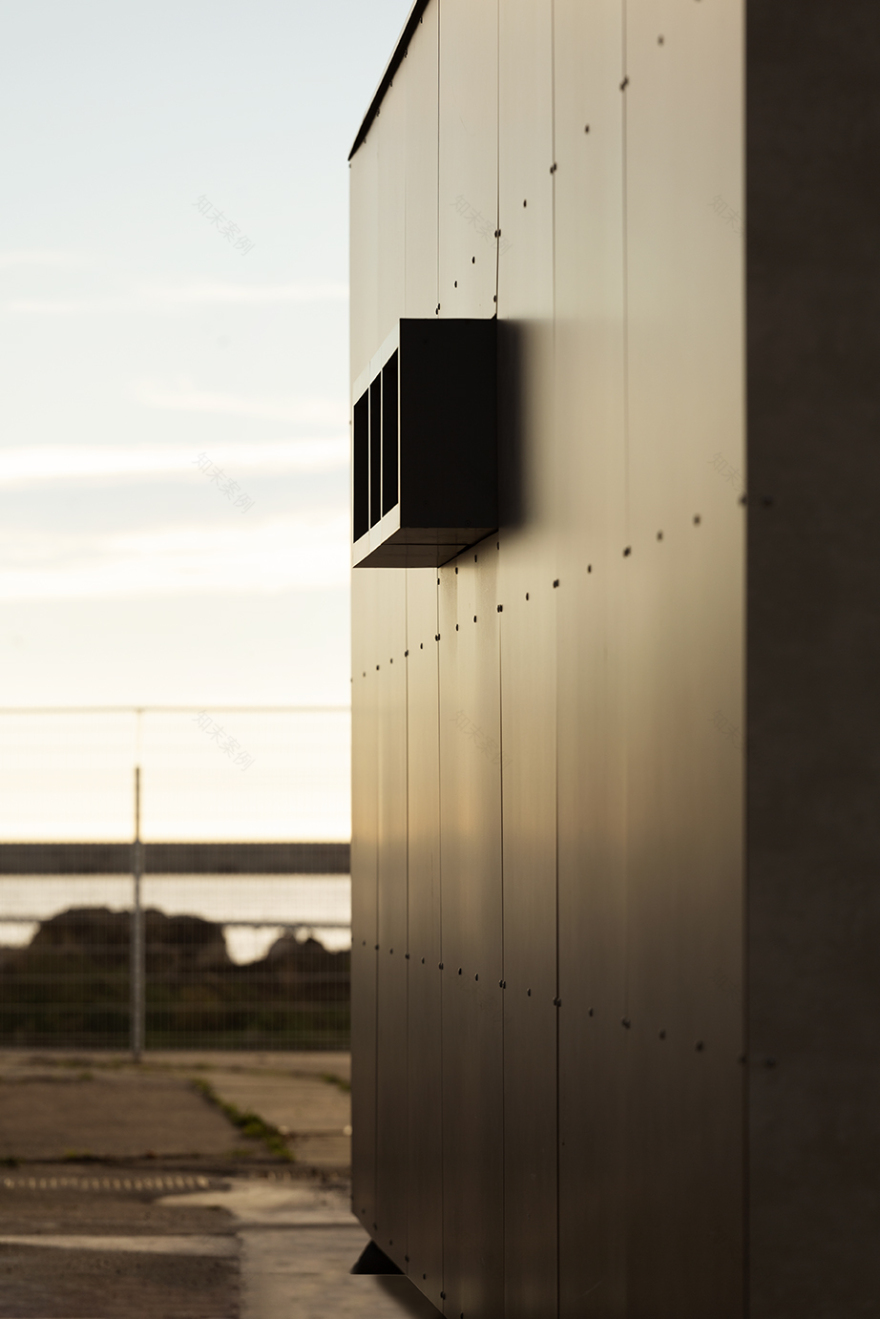 马赛海关港大楼改造 | 结构简约、环保节能-11