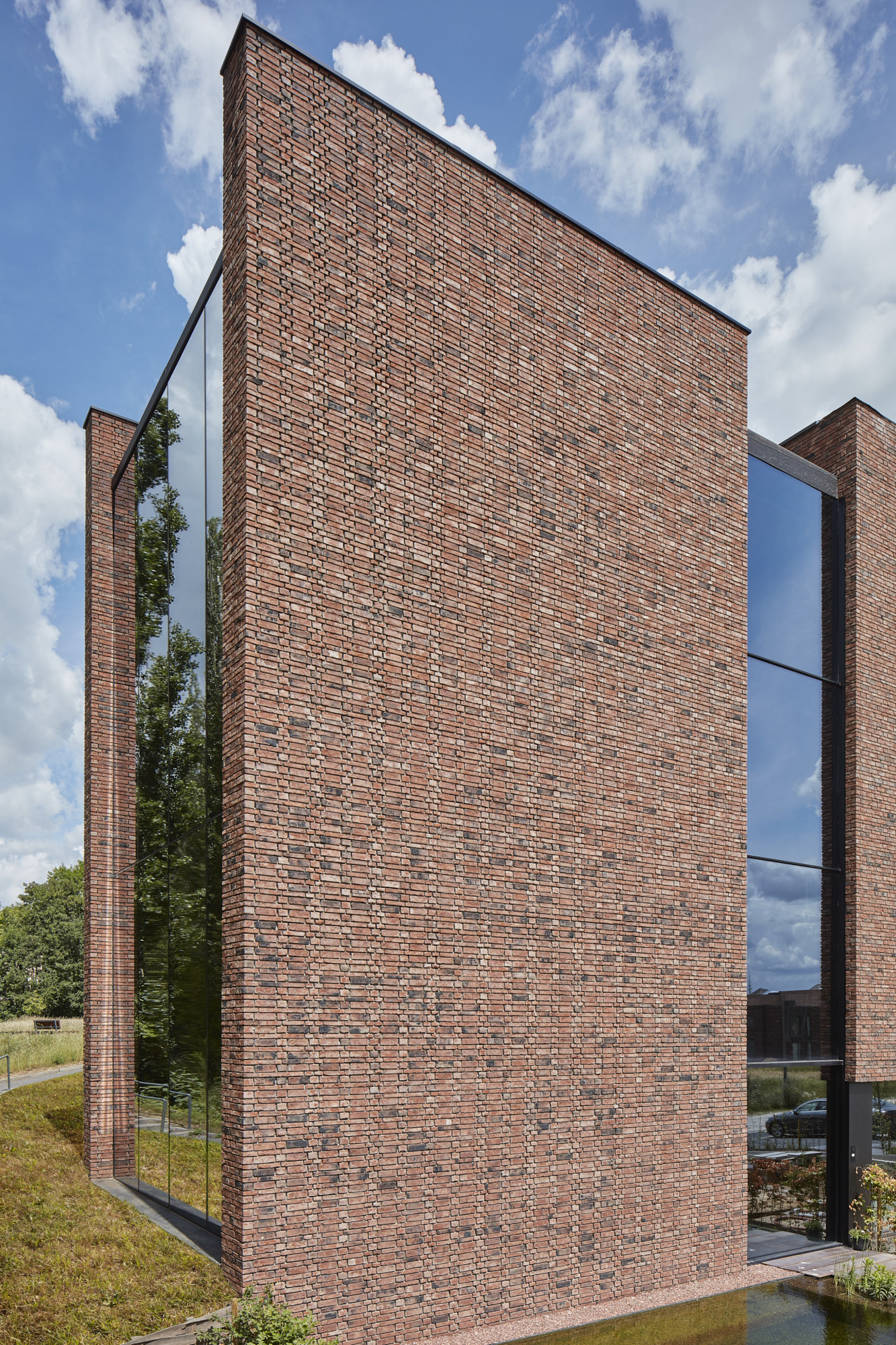 比利时 Tienen 的圆形砖房 | 40 厘米厚 15 米高的夯土墙-42