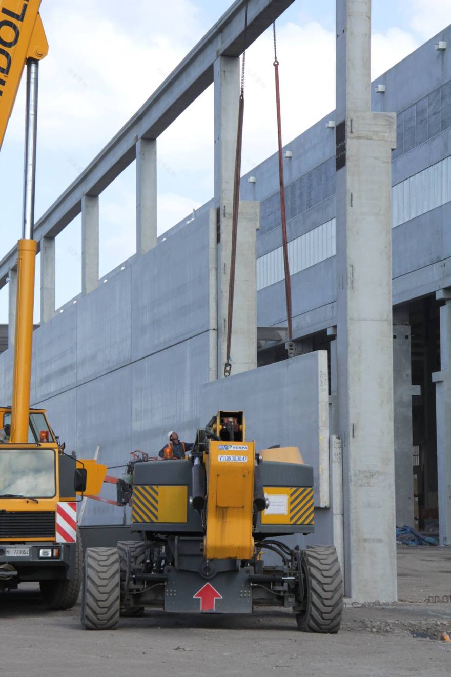 意大利钢铁工厂的现代化改造-40