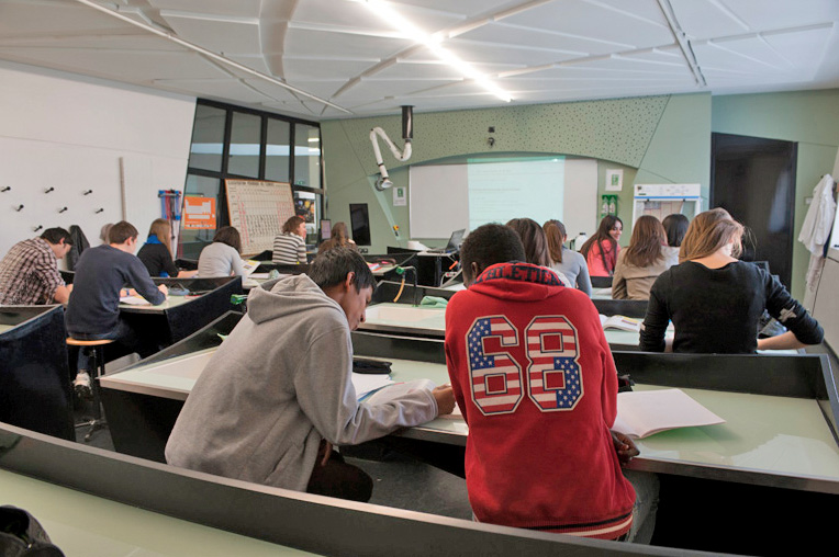 历史与现代共融的校园设计-35