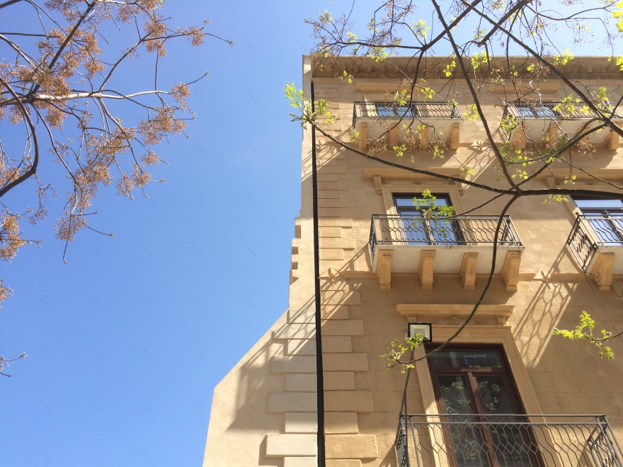 历史与现代交融的“第十三受害者广场”建筑改造-8