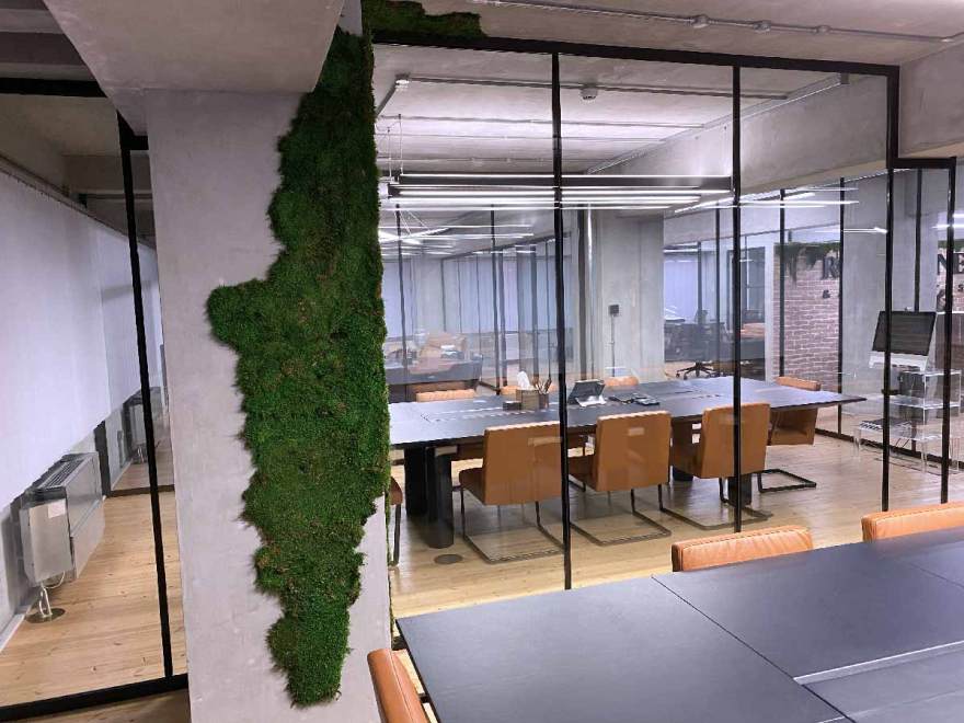 皇家松树与垂直花园的绿色办公空间-16