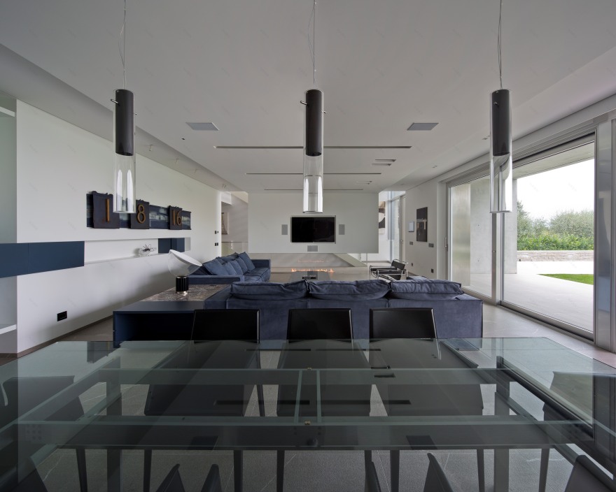 意式湖畔别墅,诠释自然与现代共生设计-26