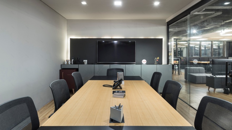 数字媒体公司总部设计,展现工业风与科技感-8