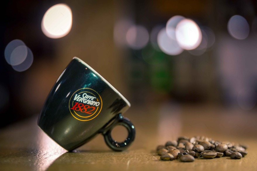 蒸馏器咖啡和鸡尾酒服务(阿波斯托洛斯·帕塔卡斯陈列室)-21