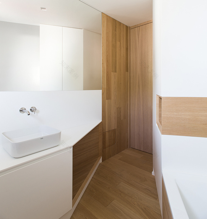 Bari 老屋翻新,打造现代生活空间-14