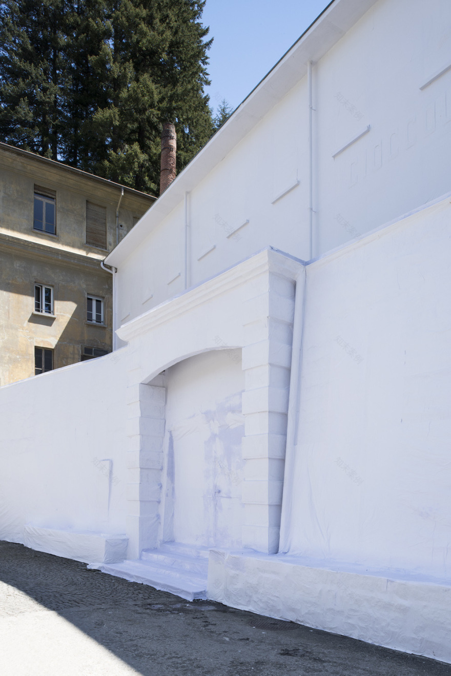 瑞士巧克力工厂“纸建筑”的临时空间艺术-11