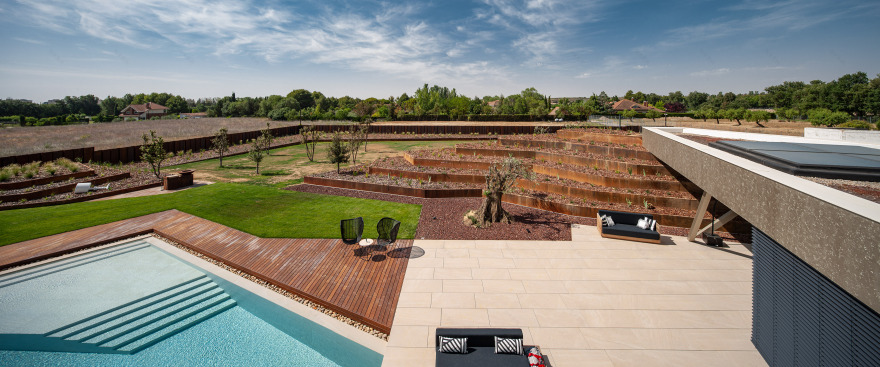 单层别墅融入环境,呈现现代豪华生态设计-13