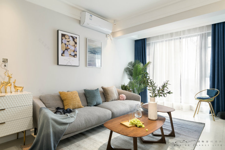 双主卧 90 平空间设计,木色电视墙与仿生植物的完美融合-6