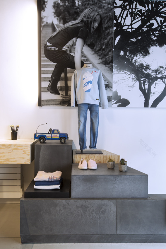 潮流童装品牌 FINGER IN THE NOSE 新店设计-7