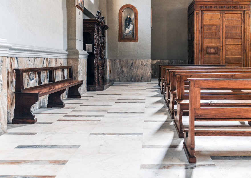 融合传统与创新的 Sedrina 教堂改造-7