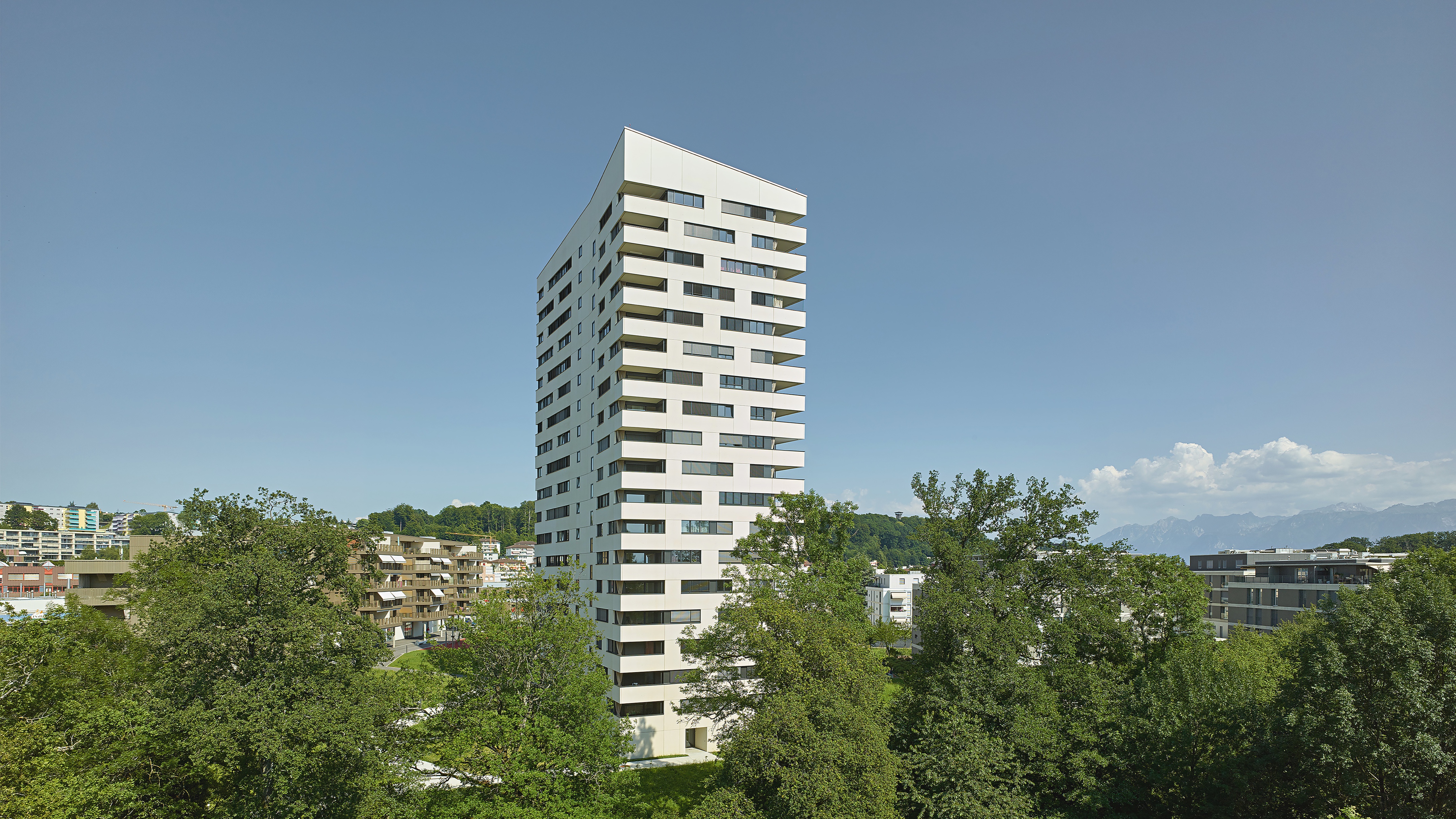 CCHE Architecture 打造瑞士蒙特勒时尚公寓——Quartier du Bugnon - Les Balcons du Mont-4