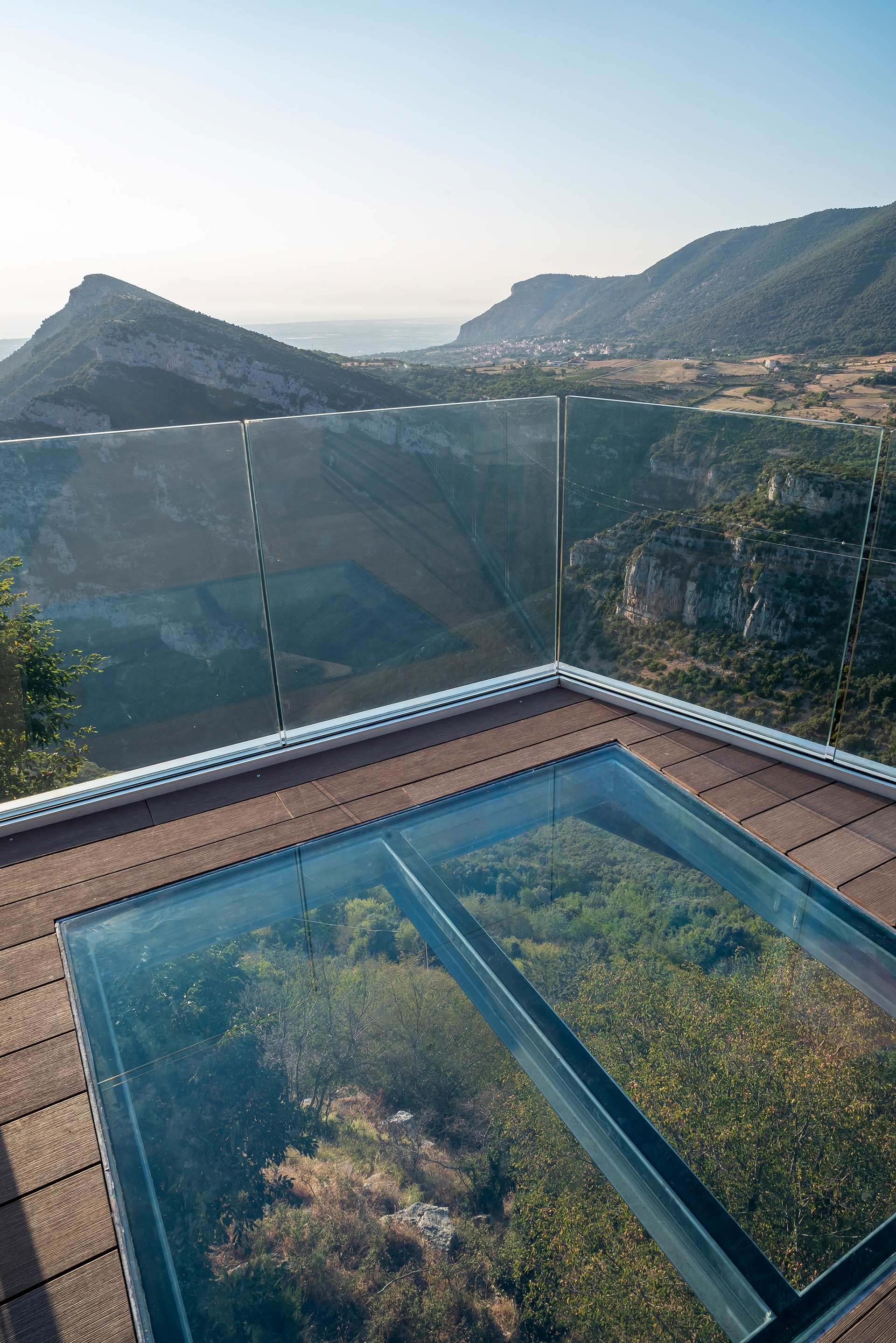 意大利卡普里岛悬空步道花园设计丨Trentinara 市政府-9