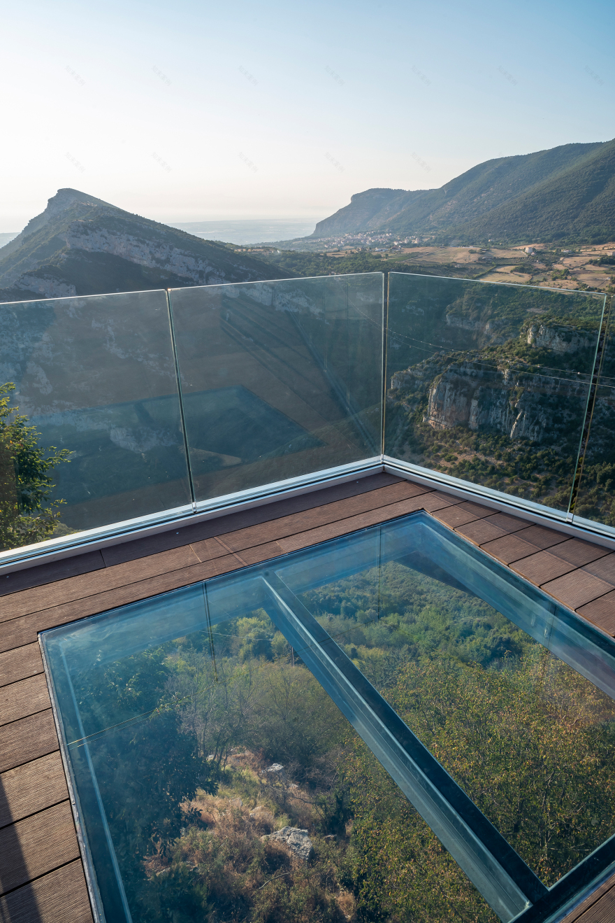 意大利卡普里岛悬空步道花园设计丨Trentinara 市政府-9