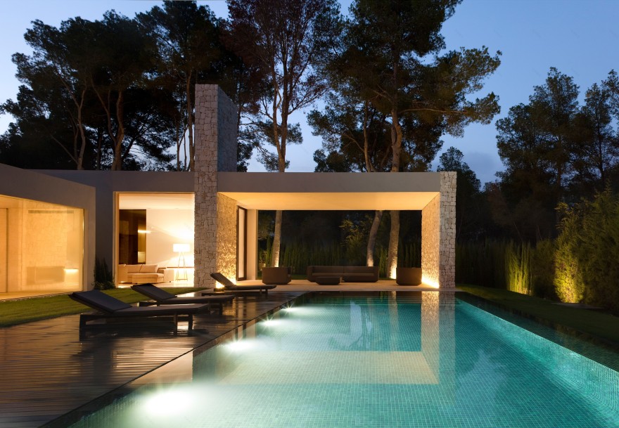 森林中的别墅,开放式空间与私密性的完美结合-0