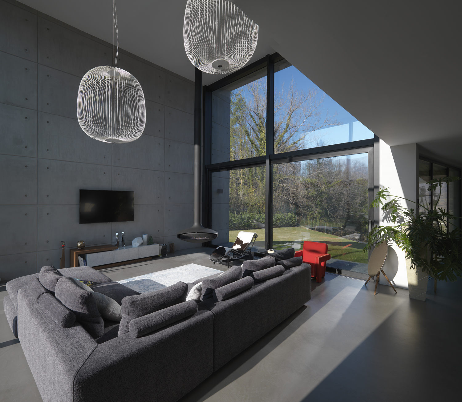 悬浮森林中的透明别墅-31