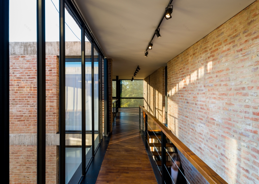 自然与生活共融的别墅设计-15