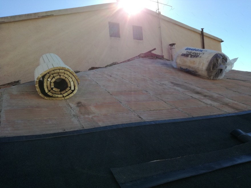 意大利办公建筑翻新屋顶案例-0