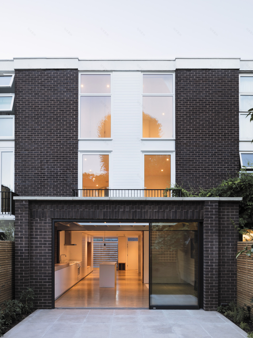 伦敦绿意盎然的后巷别墅-7