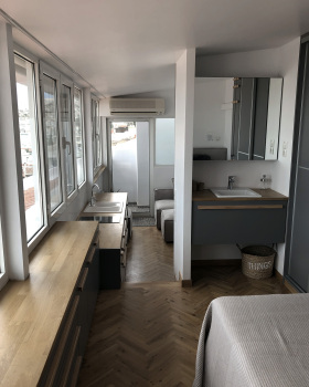 Effie Piplikatsi丨公寓丨Tiny Penthouse Apartment in Athens