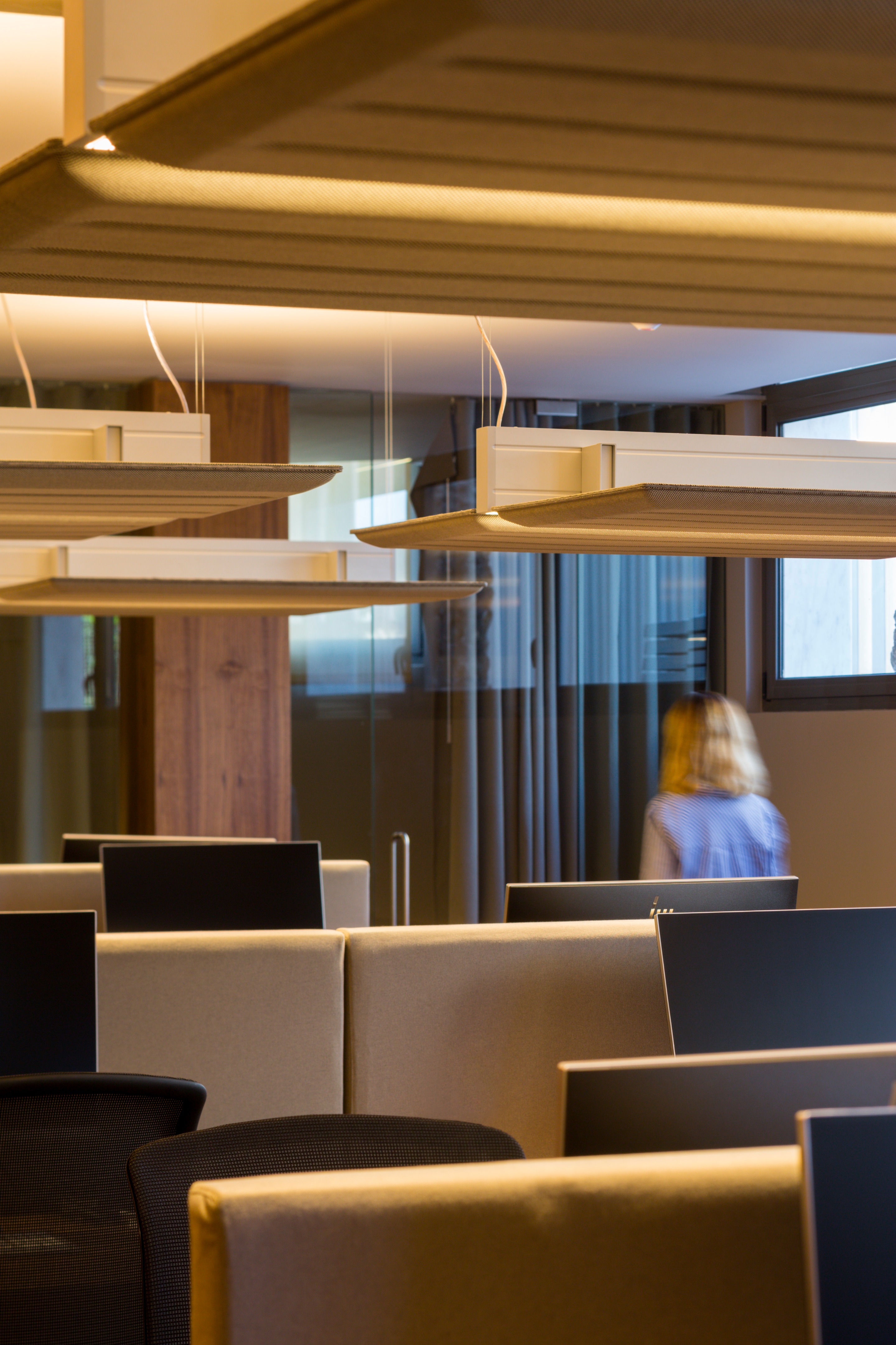 西班牙 Somium 总部,Monica Armani 打造优雅舒适空间-15