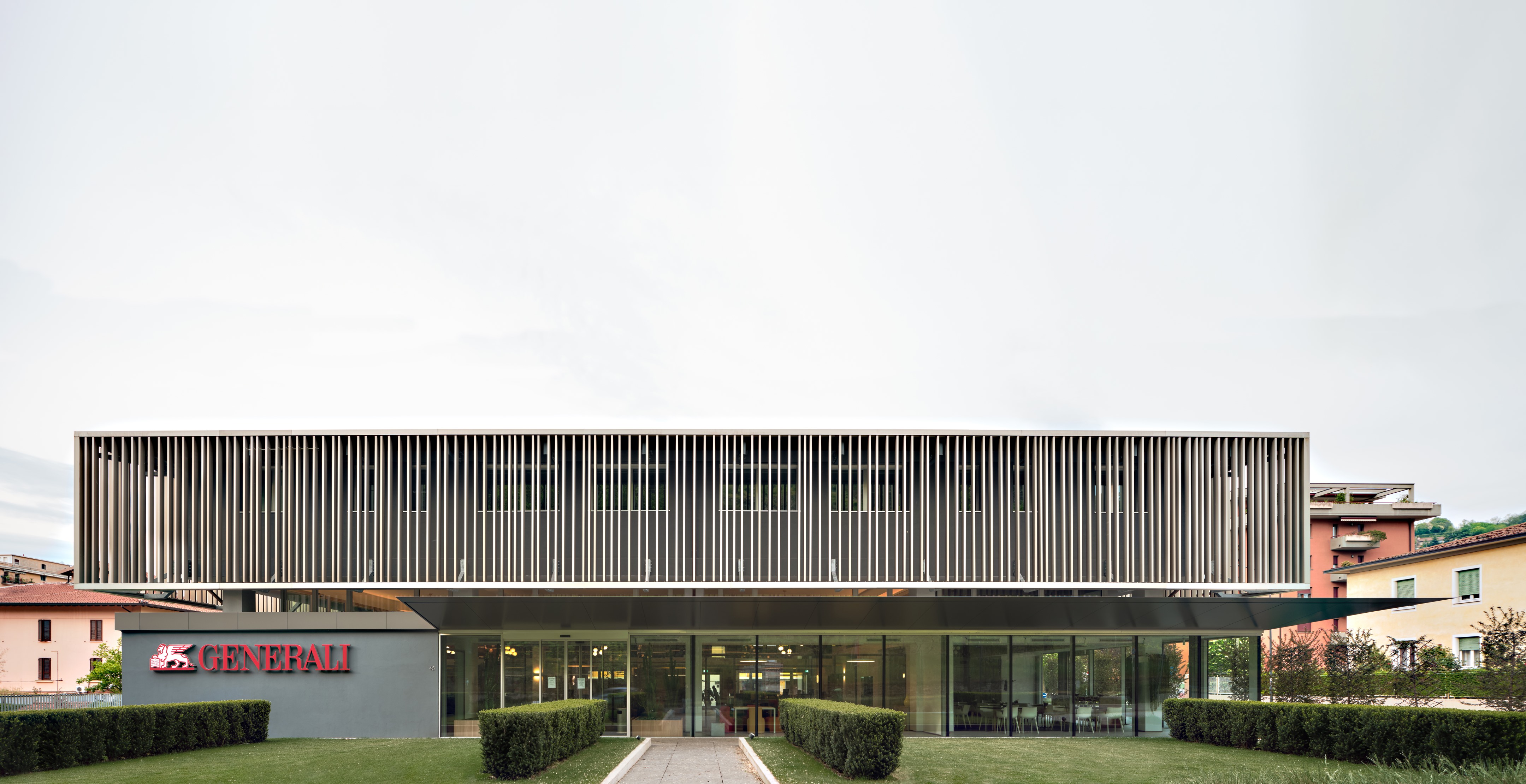 蜕变 | 60 年代汽车展厅的现代复兴-0