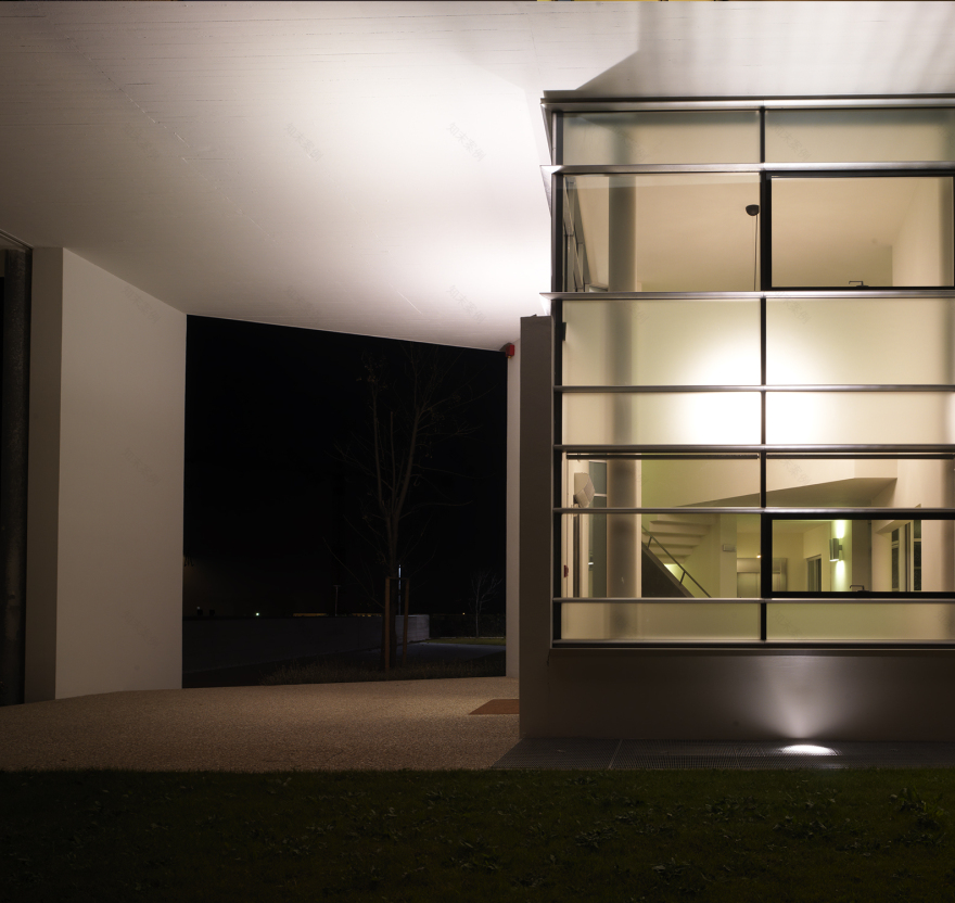 意式轻工业风建筑,环保节能的办公仓储佳作-4