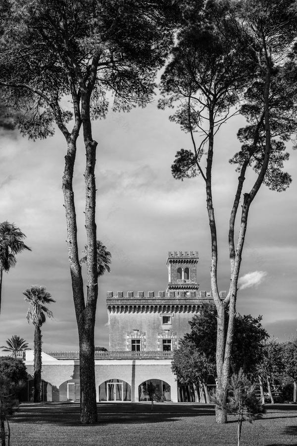 意大利乡村“贵族小屋”变身为葡萄酒度假胜地-17