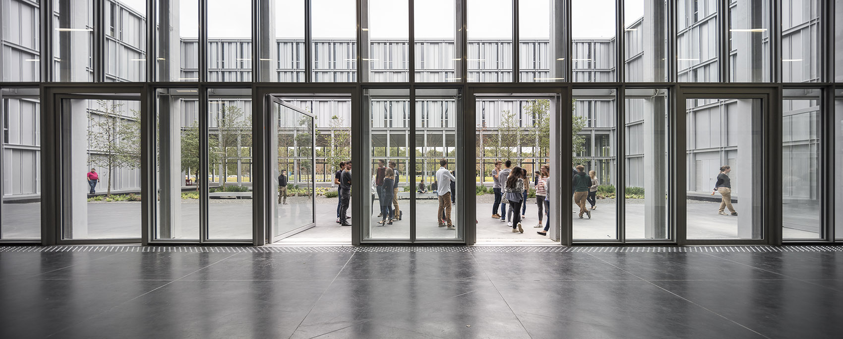 ENSAE学院巴黎萨克雷校区，法国/轻盈的钢结构带来开放、友好而宁静的氛围-14