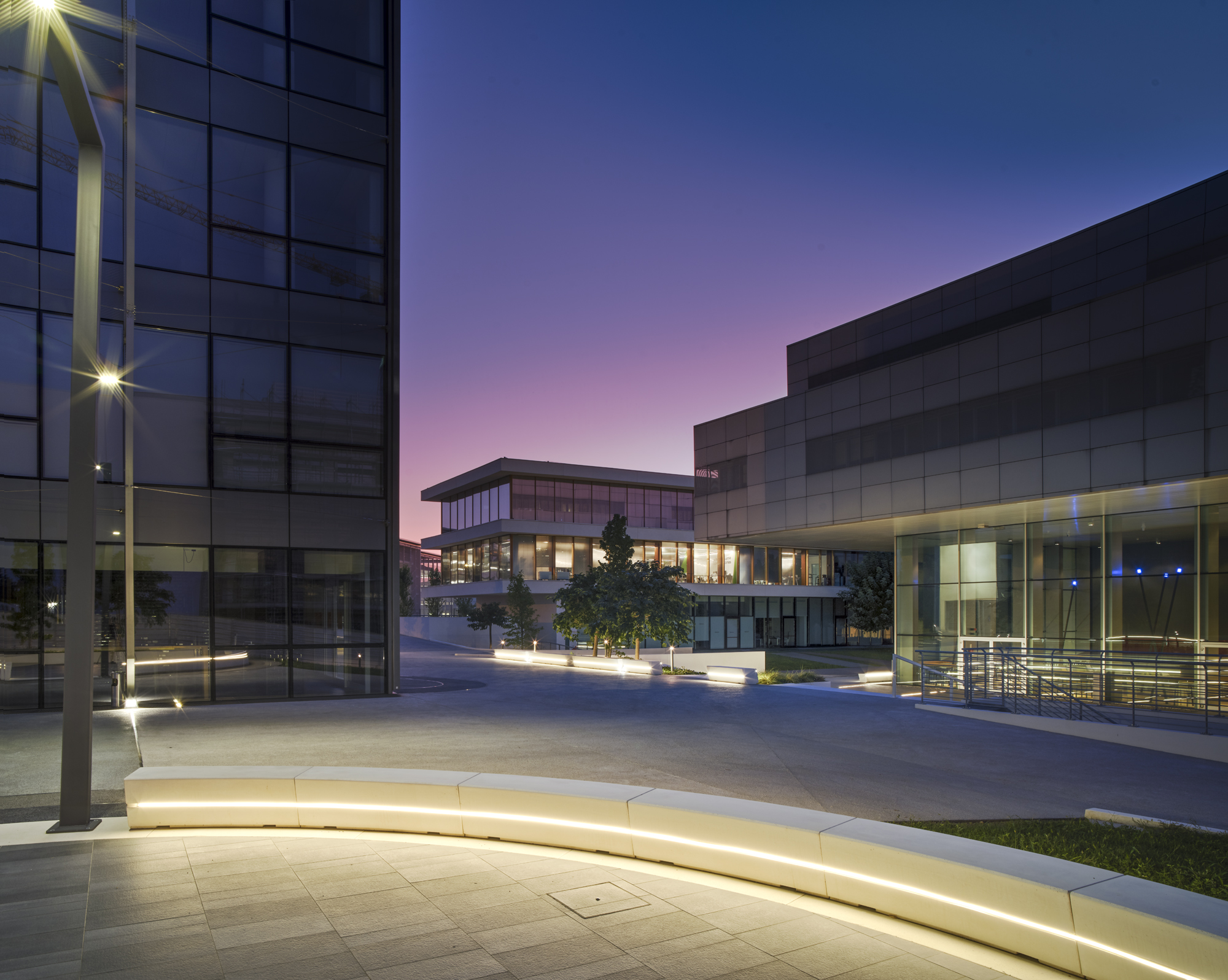 自然元素融合的创新工作空间-14