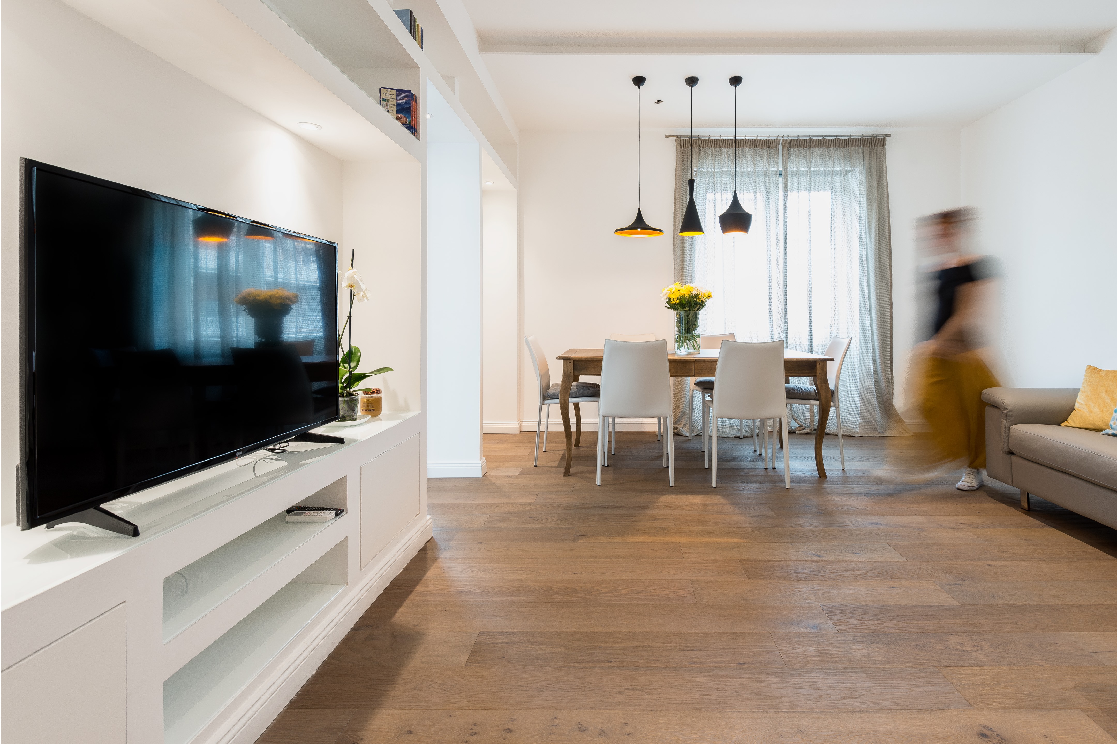 年轻女业主的现代温馨家居设计-1