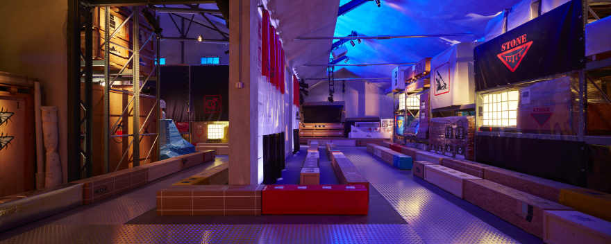 梦幻仓储 | Prada 仓库的奇幻变身-12