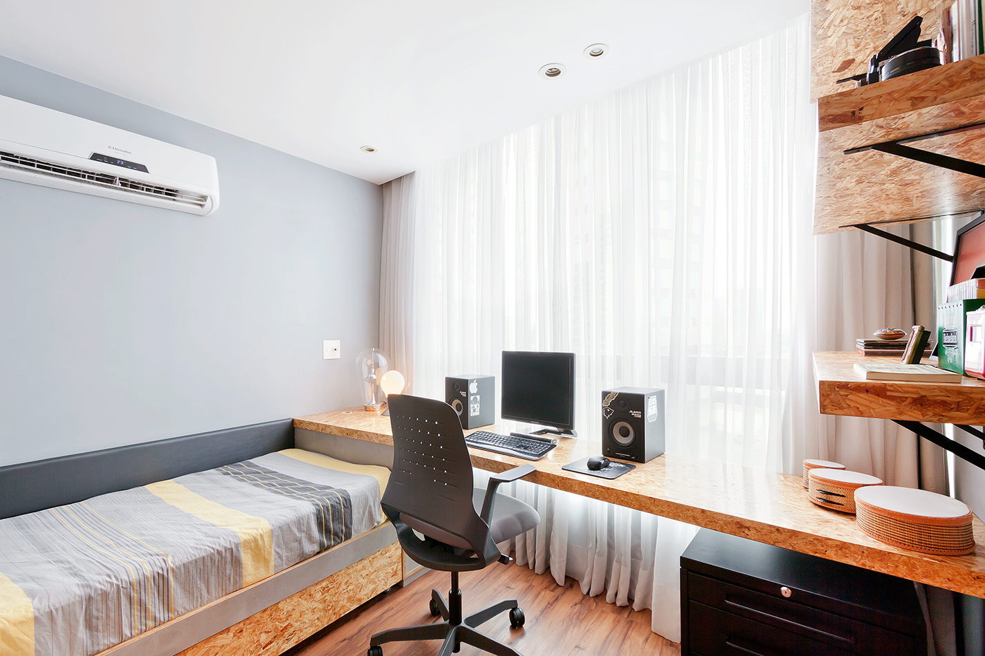 色彩轻盈的阳光家庭公寓-13