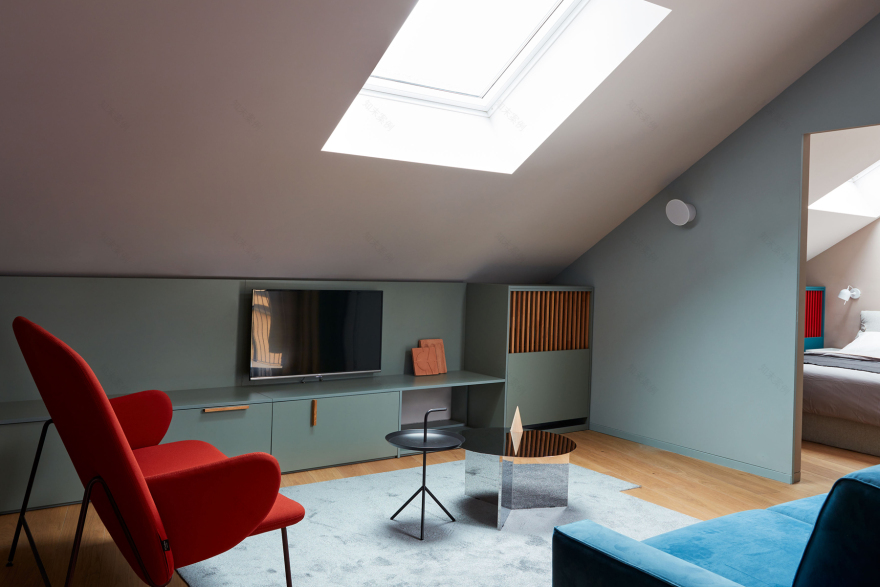 米兰历史建筑翻新公寓 | 蓝色月光的内部空间-6