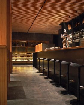 西班牙 Serafin 餐厅 | 竹制温暖空间与街头生活对话