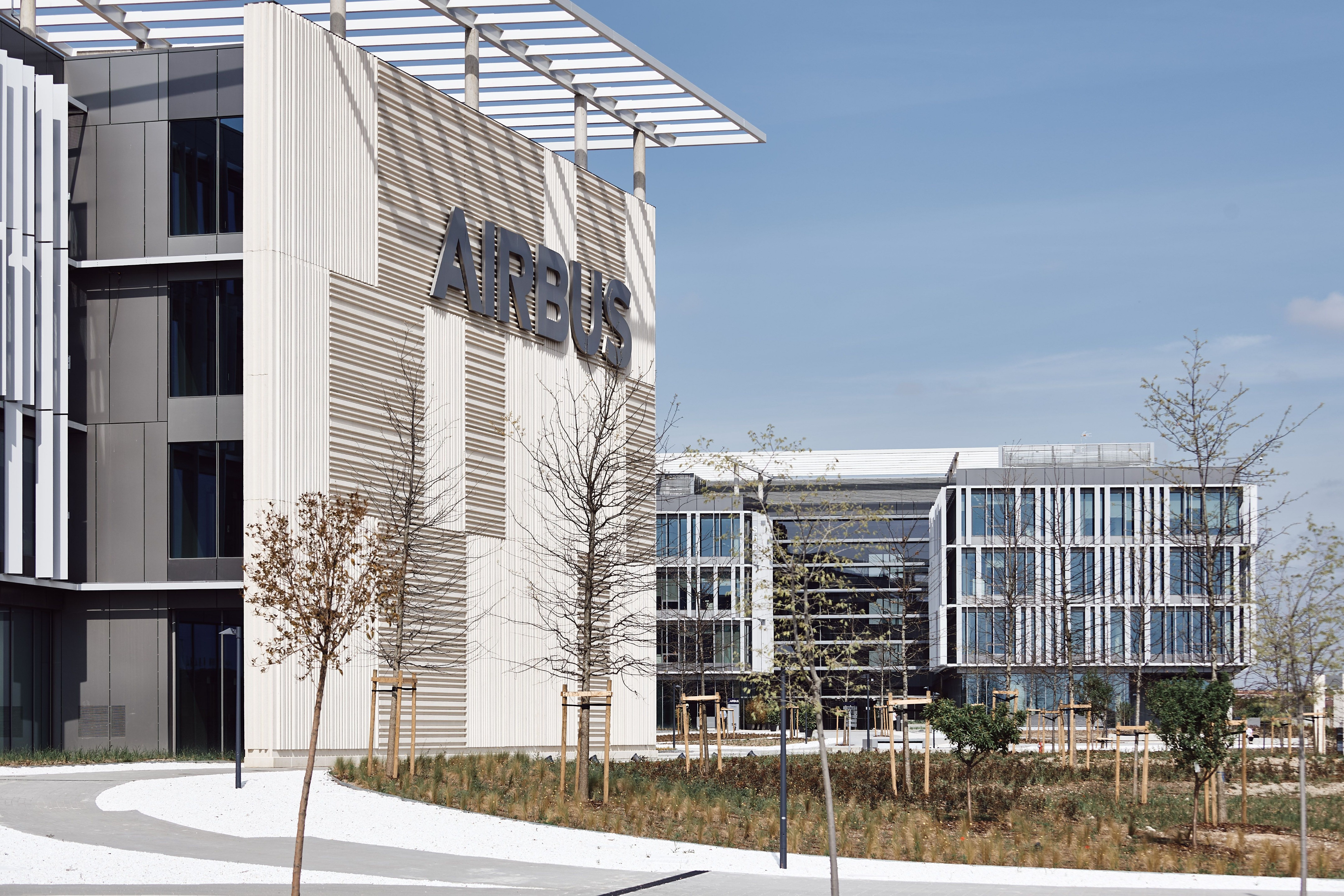 现代化环保校园风格办公建筑群丨Carlos Lamela-2