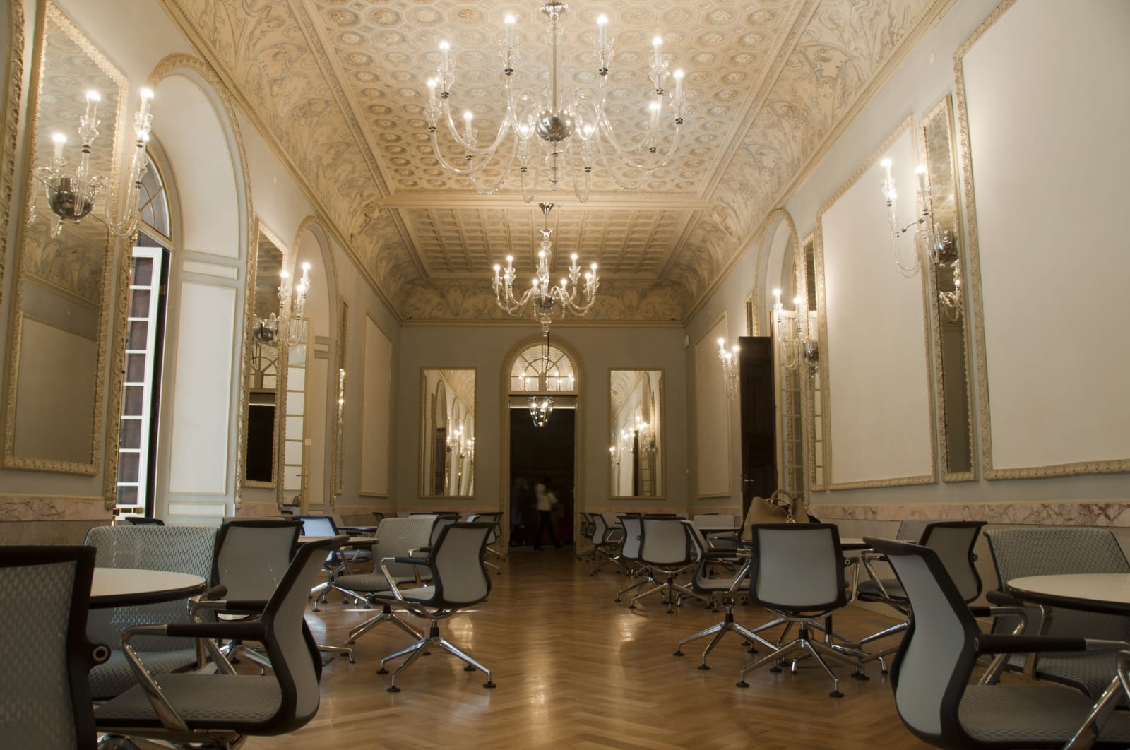 古别墅重生 · LUISS Business School 打造优雅教育空间-18