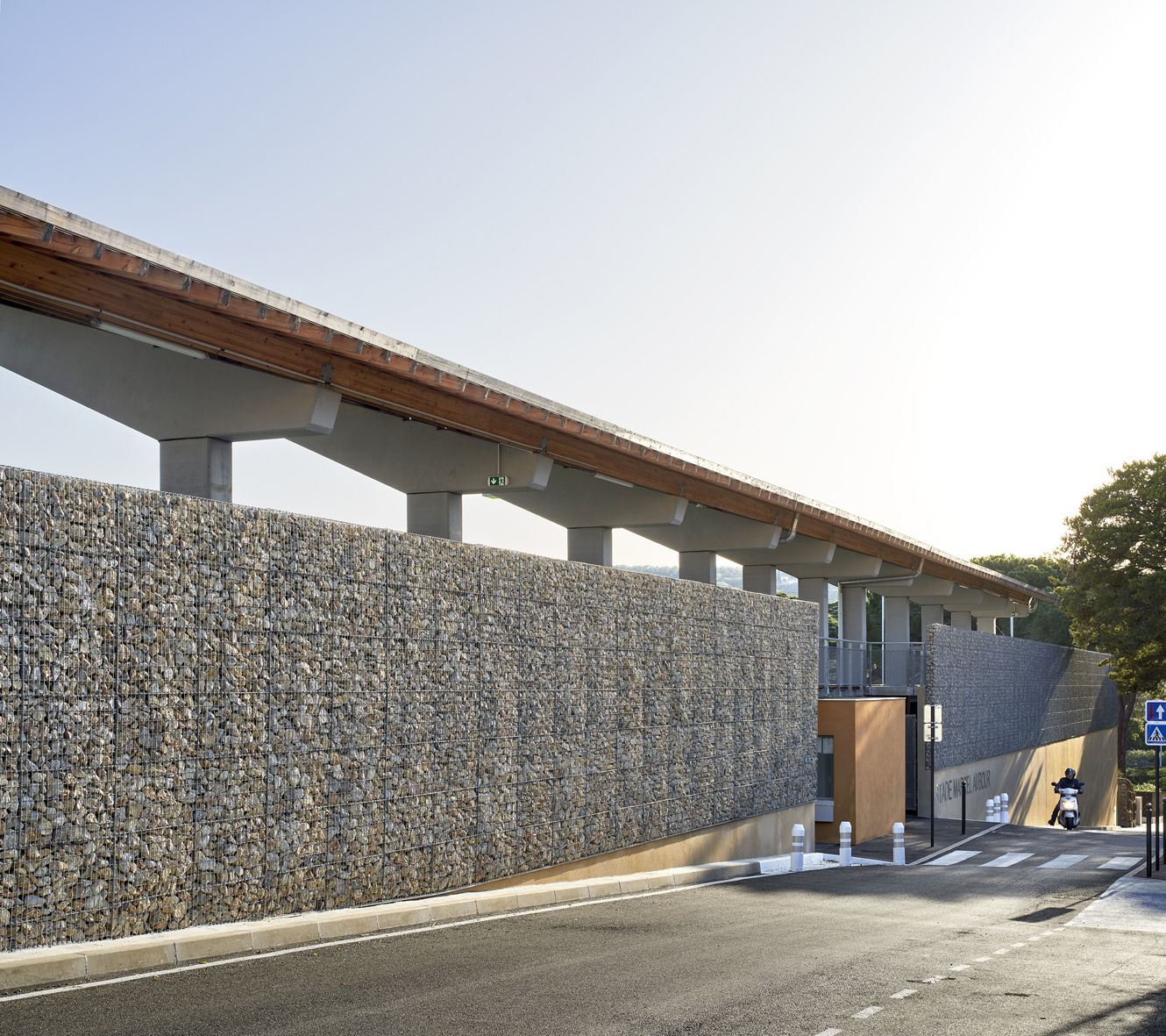 融合城市景观的体育场馆设计-8