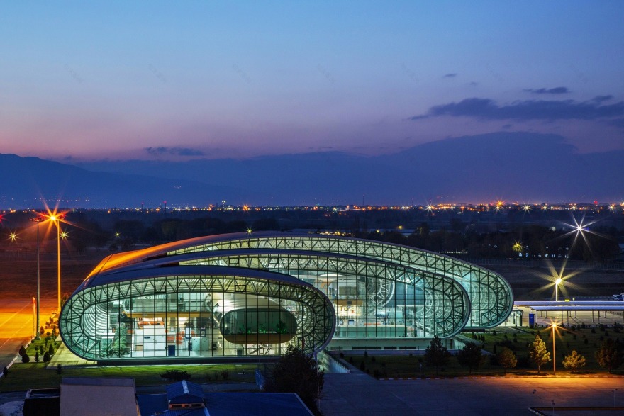 太空站般的 Erzincan 机场,现代设计理念与环保功能的完美结合-1