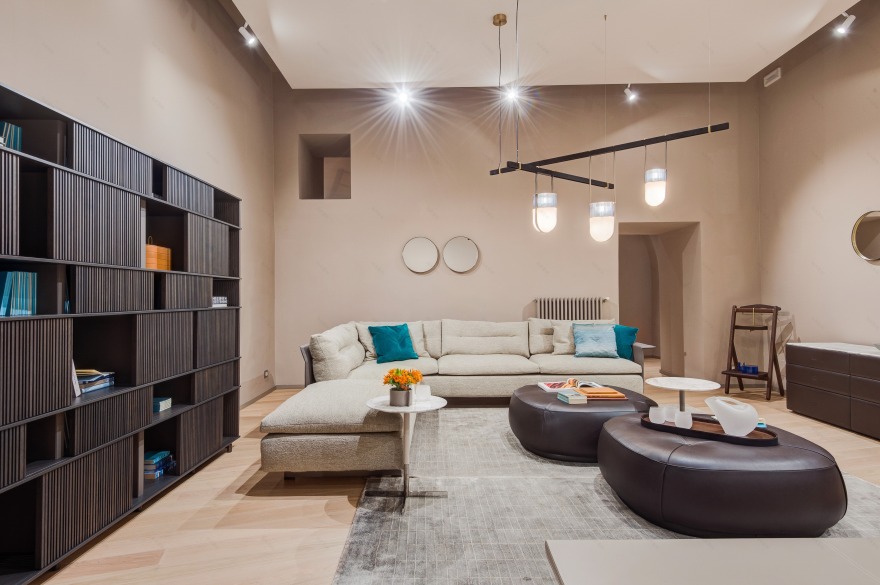 波尔特罗纳·弗劳展厅-52