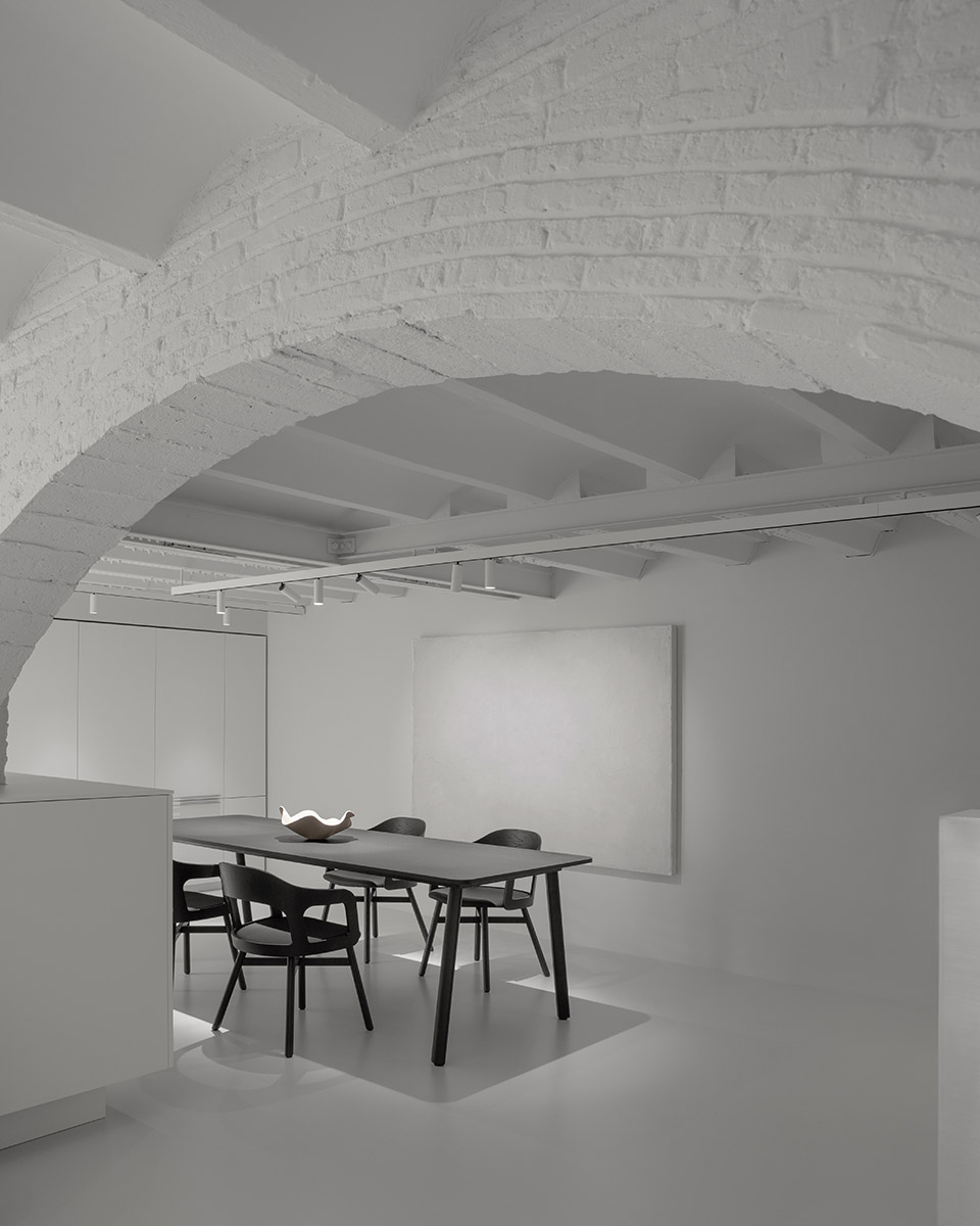 RI HOUSE家居展厅，巴塞罗那/当代艺术画廊的空间形式结合家庭空间元素-38