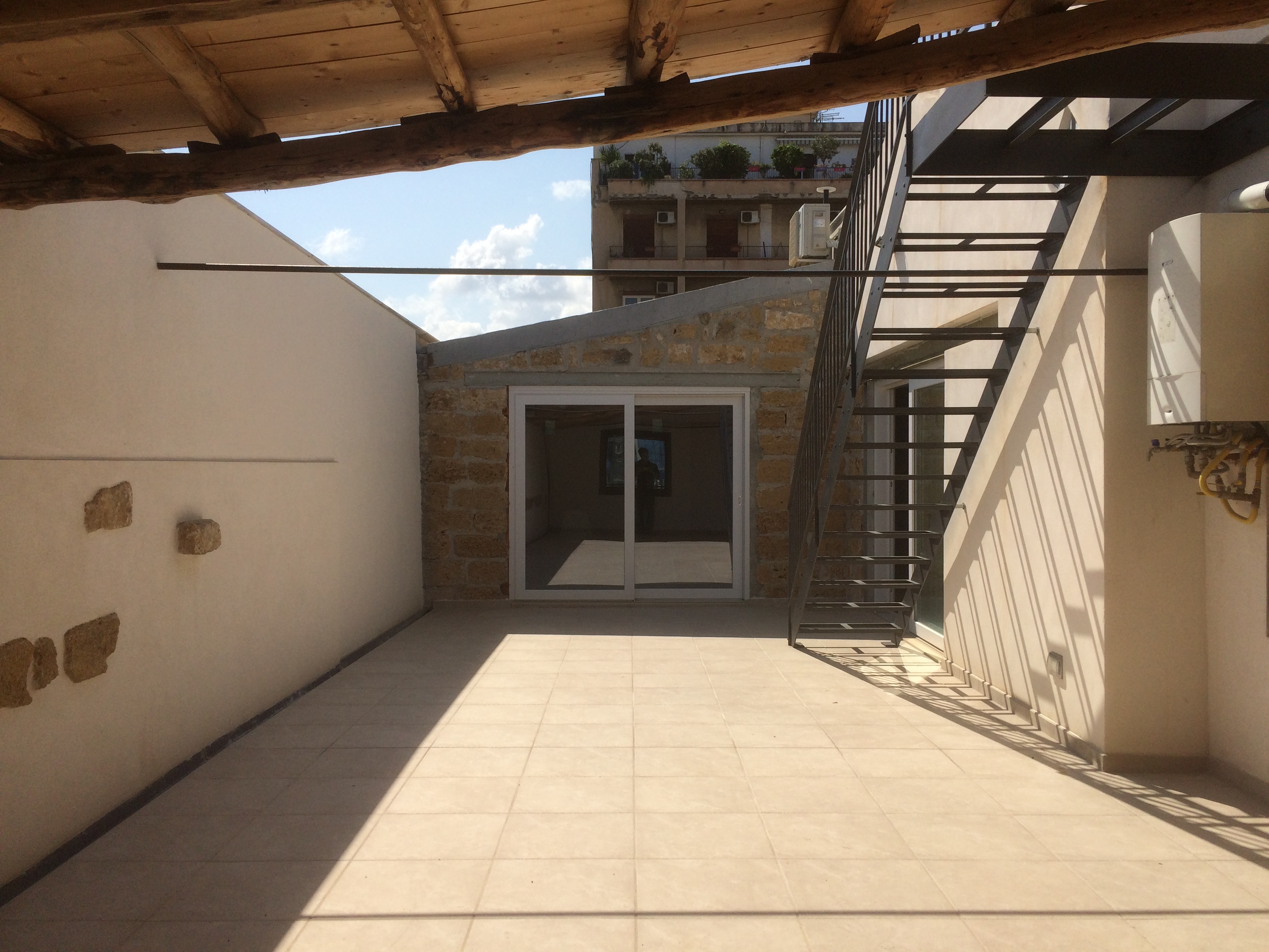 历史与现代交融的“第十三受害者广场”建筑改造-33