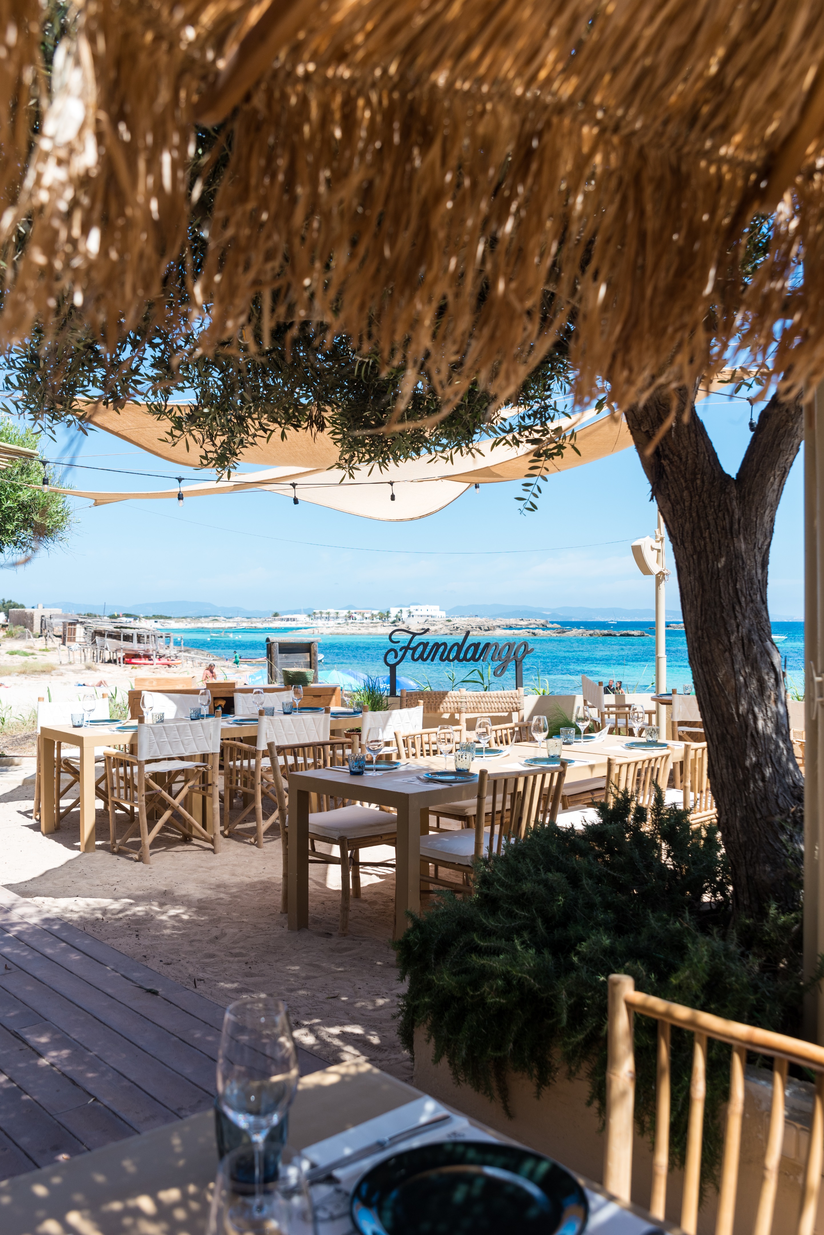 繁星下的海滨餐厅·Fandango Formentera丨西班牙丨Lázaro RosaViolán-8