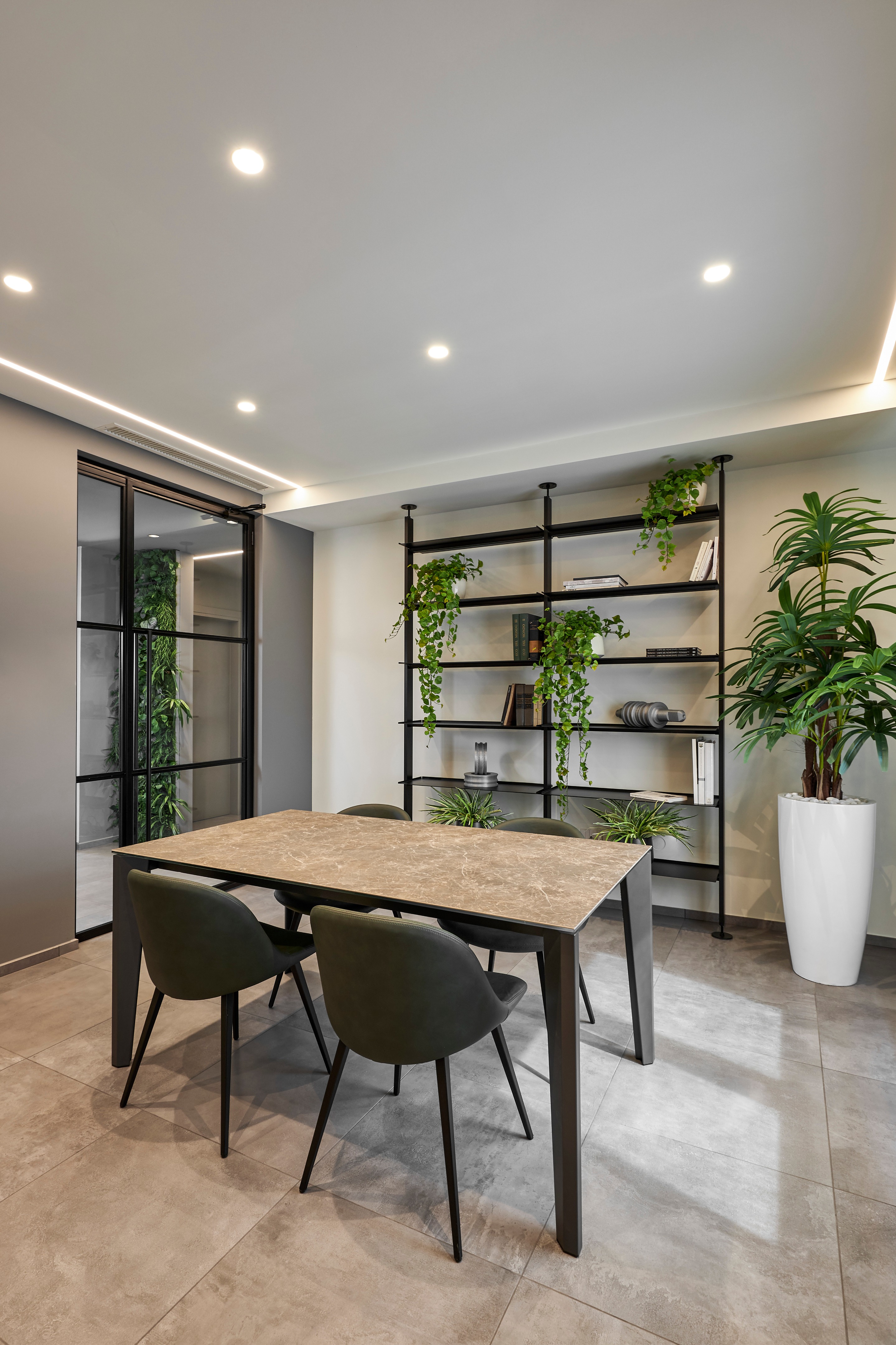 OMO 公司总部绿色与灰色融合的现代设计-13