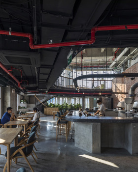 海防市工业记忆方舟餐厅丨越南海防丨Takashi Niwa Architects