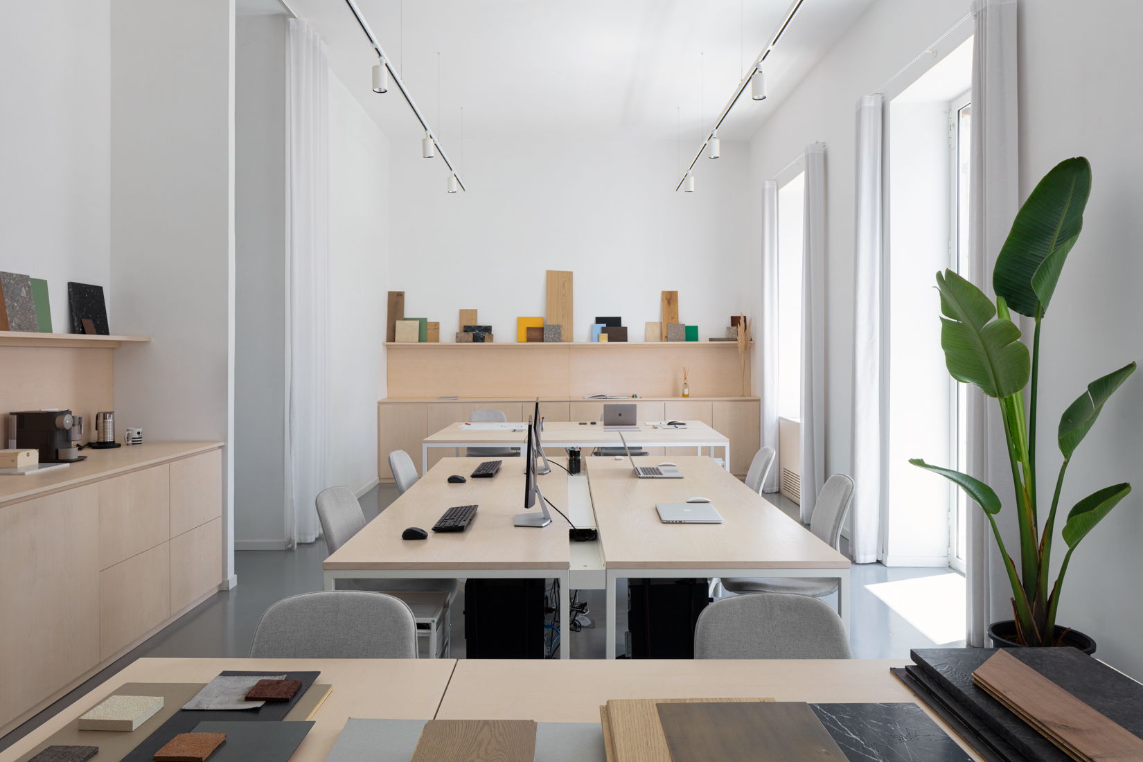 明亮开放的现代办公空间丨意大利那不勒斯丨FADD 建筑师工作室-0