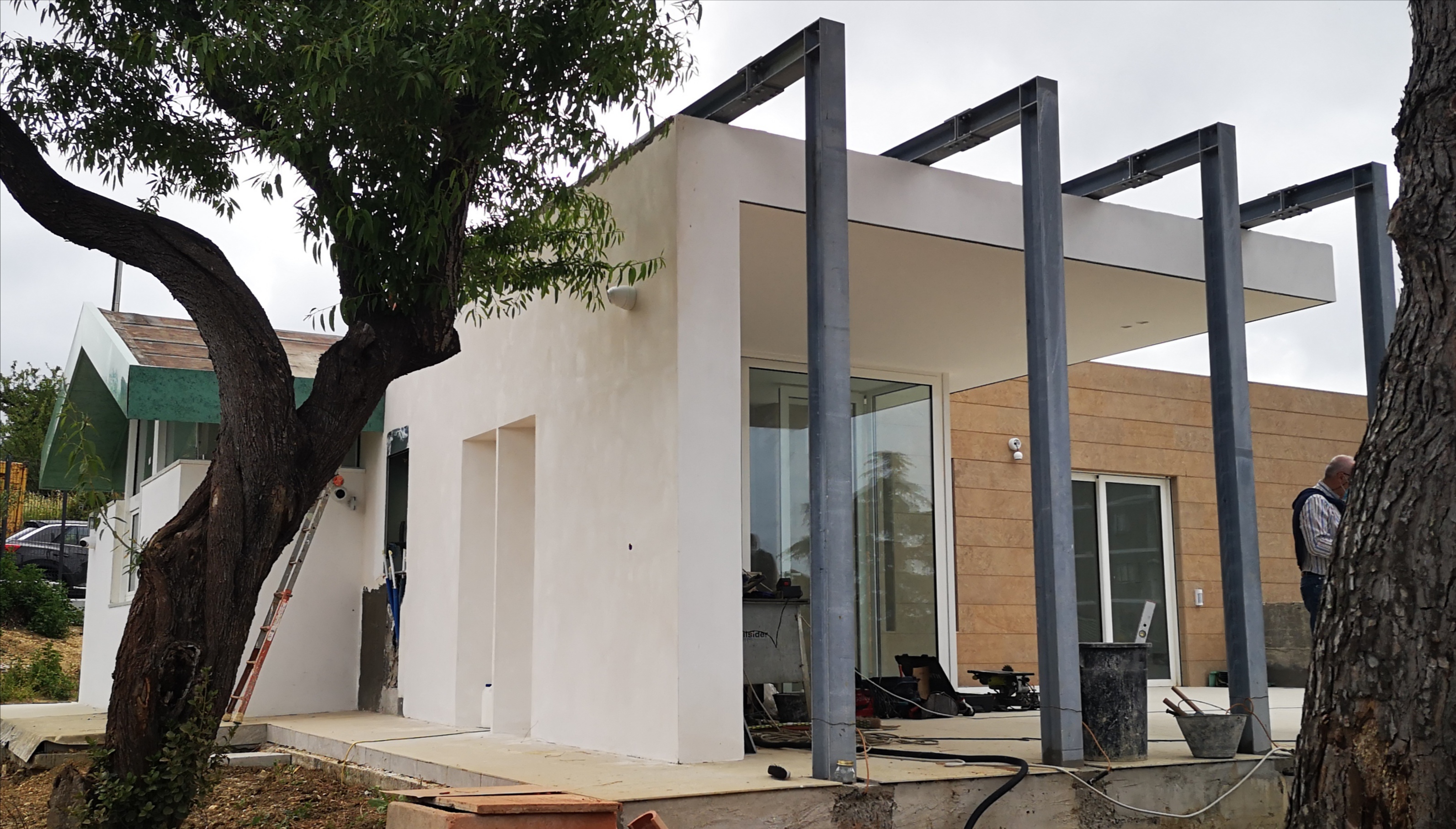 意式乡村别墅重建，钢铁结构抗地震-0