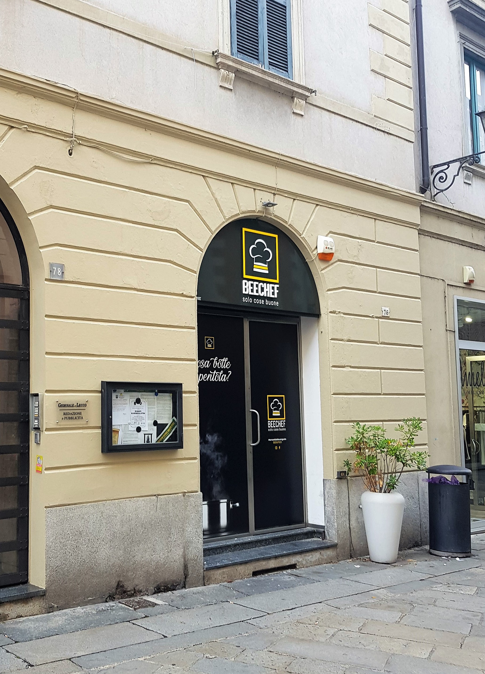 高品质美食商店和精选食品商店家具的设计与开发-1